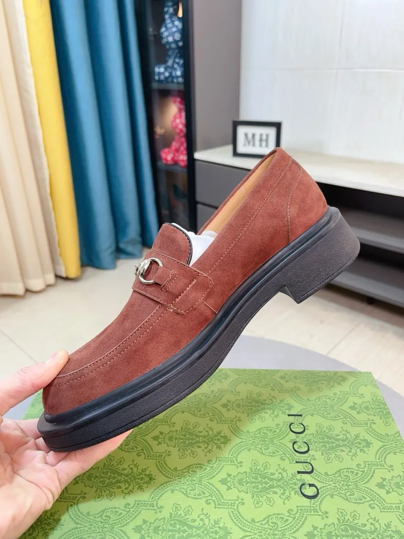 Factory price 520🌹🌹 [GUCCI Gucci] A new style of formal men's leather shoes is here ~ The original quality upper is made of cowhide imported from Italy + soft and delicate leather, comfortable and soft first-layer cowhide lining, rubber wear-resistant outsole, the shoe shape is dignified and domineering, and the luxury charm cannot be concealed! The natural and free nouveau riche leads the trend. Code number: 38-44